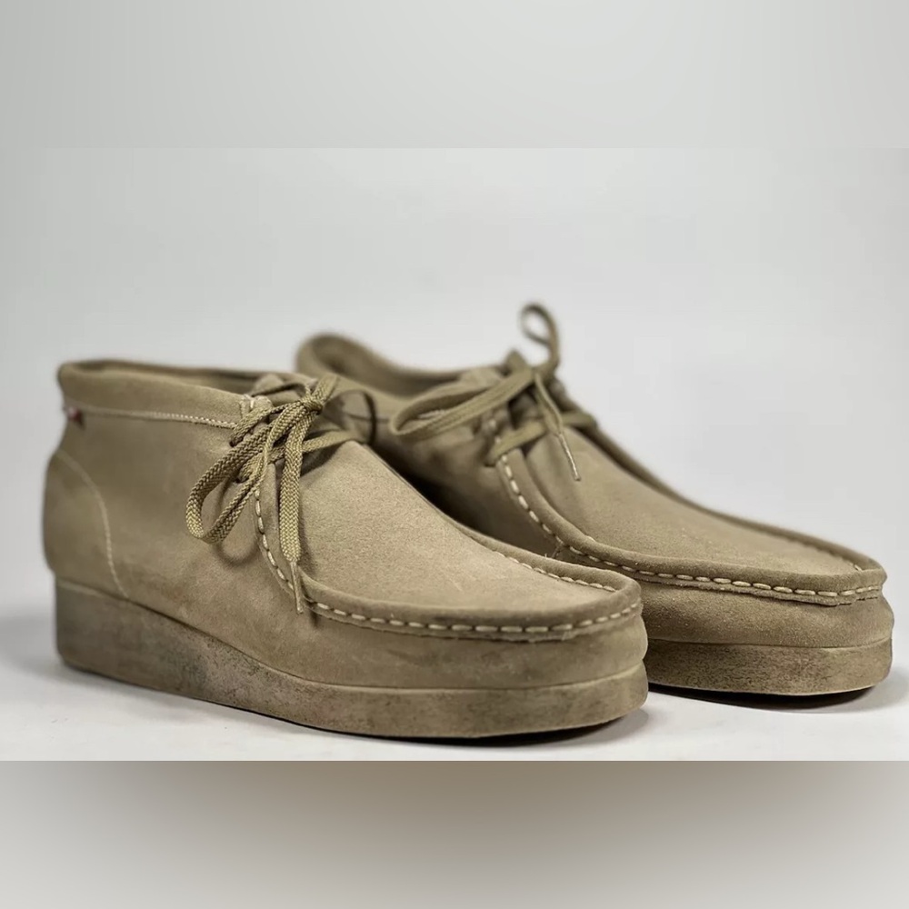 Clarks Stinson Hi men's tan suede leather lace up chukka boots size US 8 M